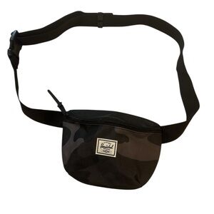 Herschel Supply Company Black and Gray Camo Belt Bag 
UNISEX, NWOT